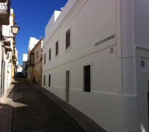 Corner Calle Moreno localicacion calles tarifa pueblo town persona casas edificios street