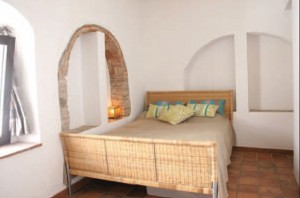 CalleMoreno-Room-CaboVerde tarifa hospedarse residence alquilar alquiler hospedar casa house habitacion bedroom room