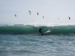 tarifa surf surfing ride ola waves surfer rider playa mar aprender