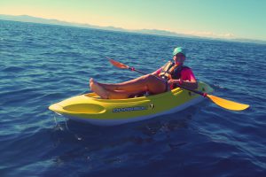 kayaking kayak mar tarifa vistas marruecos oceano