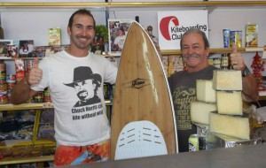 tarifa kitesurf surf kitesurfing advanced waves olas mar playa deporte surfer tienda kite school quesos