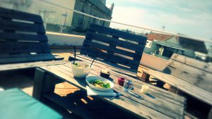 tarifa surfer residence desayuno saludable comida comer terraza