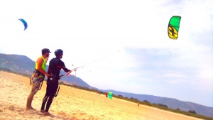 aprender surf kitesurfing playa teach teaching instructor kitesurf tarifa school