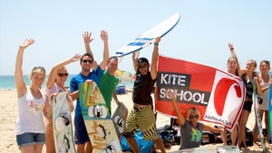 surf surfing tarifa teach kitesurf kitesurfing camp aprender friend friendly enseñanza