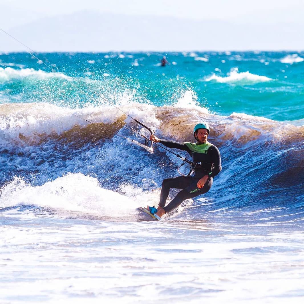 About last week in Tarifa. Strong poniente and waves !! We love winter here ! #lagoon #tarifa #kiteboarding #waves #freeride #lifestyle #surflife #sportlife #picoftheday