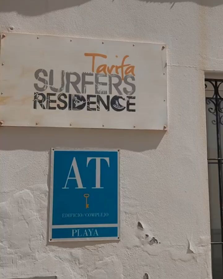 Your place to be in Tarifa for your holidays 2022.
Rooms with shared bathrooms
Rooms with private bathrooms 
Apartments
Communal areas: living room, big kitchen with access at 2 terraces with views from one side from Africa and from the other side at the old town.
Special place you should visit and where you gonna meet another lovers of watersports and adventures people
#tarifa #kiteboarding #kitesurfing #holidays #surfers #lifestyle #summer #friends