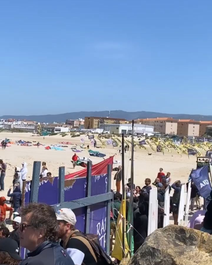 What amazing competition we lived yesterday at balneario Full power Tarifa. If you didn’t have the opportunity to come I have good news for you 20th June 6th July GKA Big air event at valdevaqueros beach !!!!!!! More action is coming !! #tarifa #kitebording #kitesurfing #gkakiteworldtour #fullpowertarifa